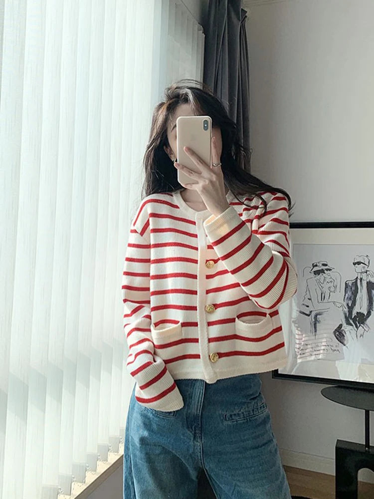 Fashion White Black Striped Knitted Female Winter Short Long Sleeve Cardigan